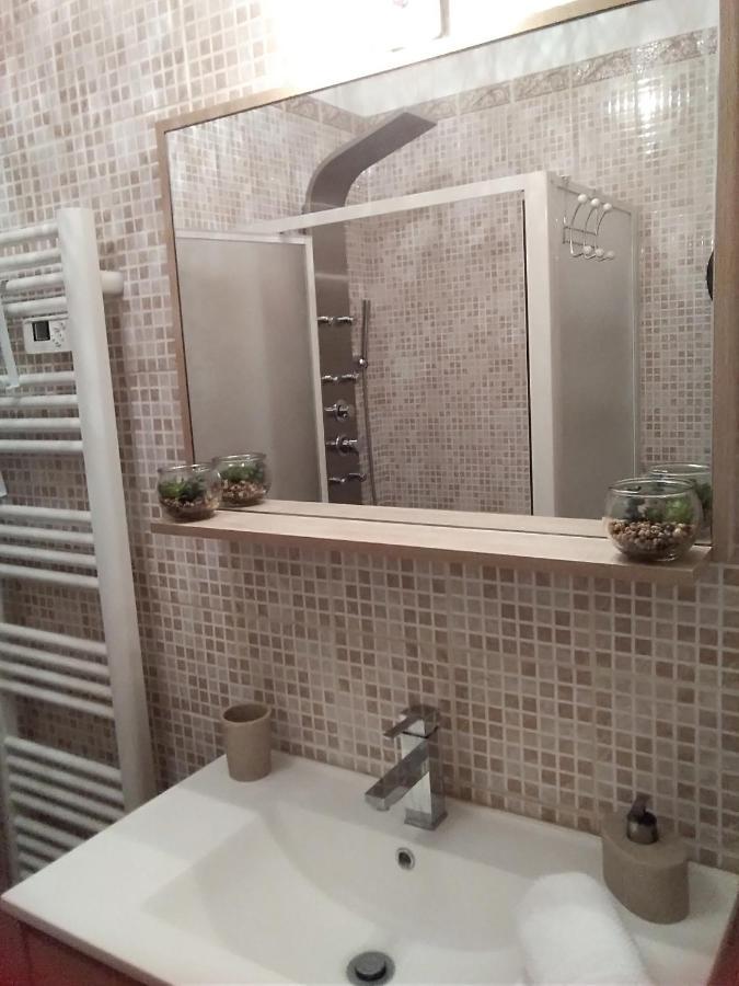 Le Petit Patio Bed & Breakfast เอก-มอร์ต ภายนอก รูปภาพ