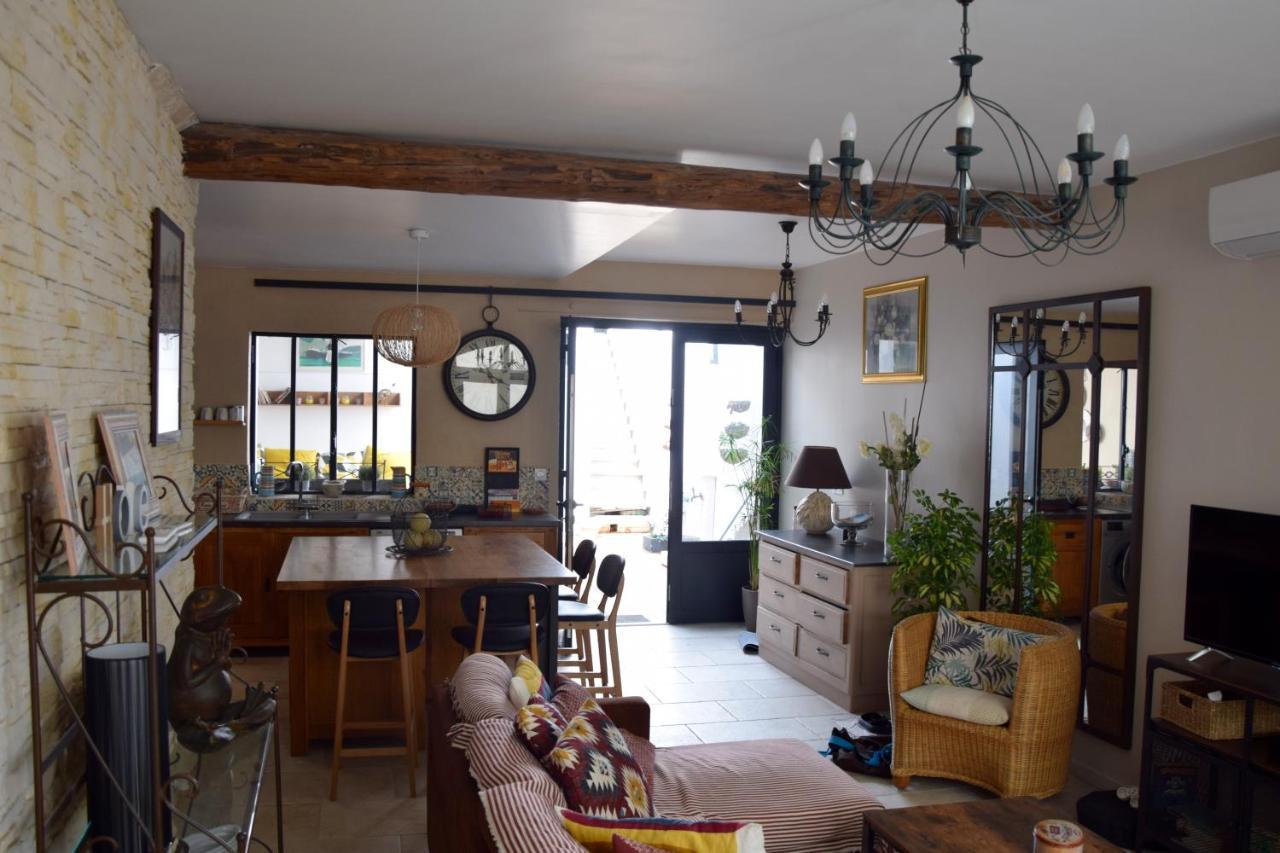 Le Petit Patio Bed & Breakfast เอก-มอร์ต ภายนอก รูปภาพ