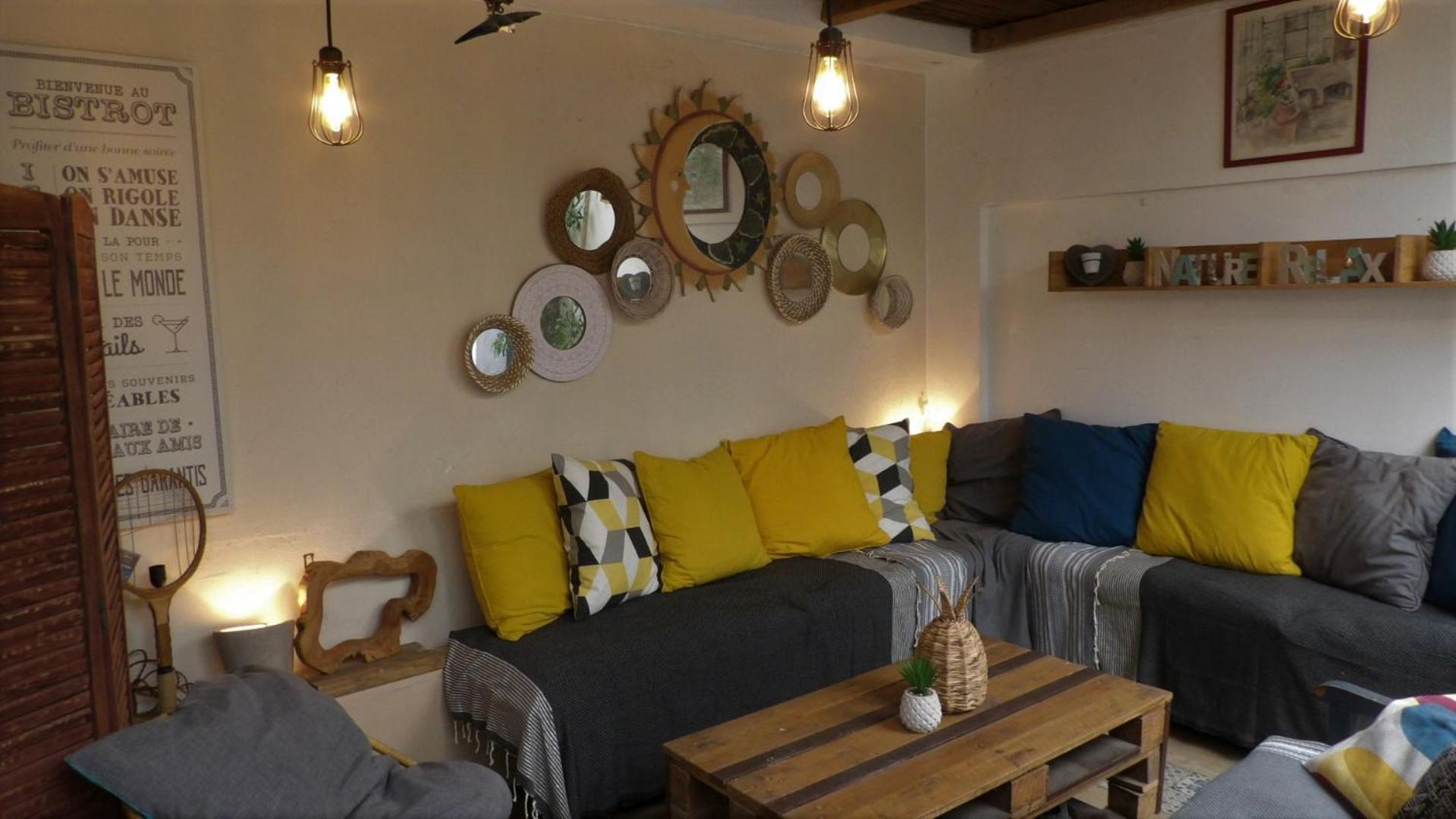 Le Petit Patio Bed & Breakfast เอก-มอร์ต ภายนอก รูปภาพ