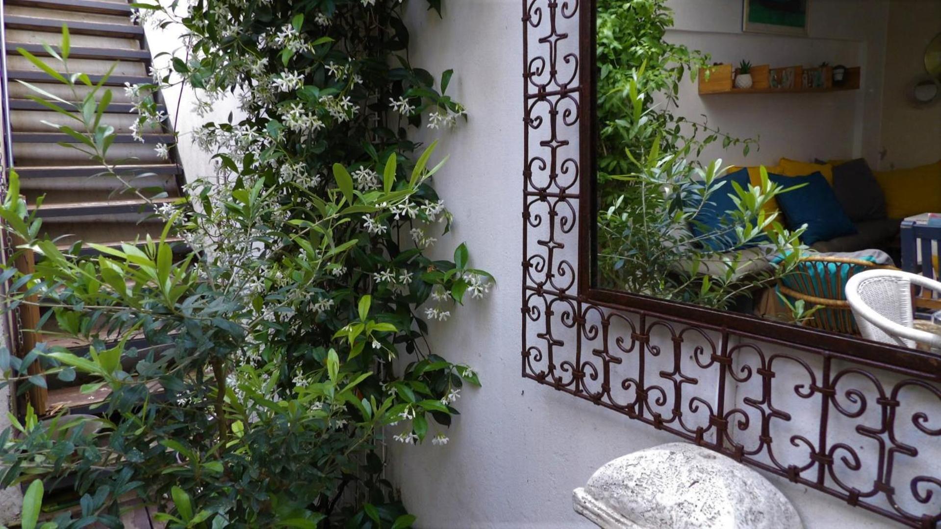 Le Petit Patio Bed & Breakfast เอก-มอร์ต ภายนอก รูปภาพ