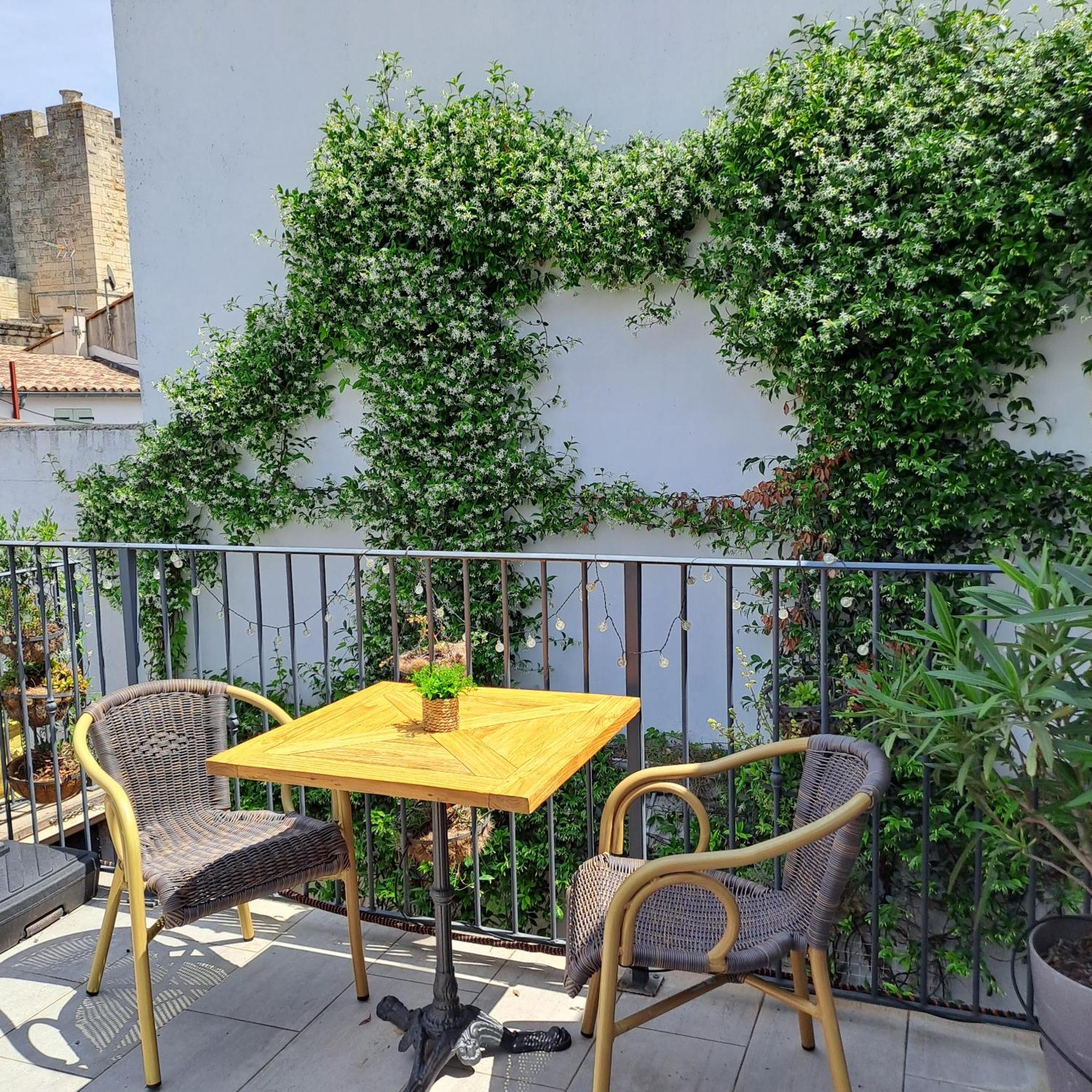 Le Petit Patio Bed & Breakfast เอก-มอร์ต ภายนอก รูปภาพ